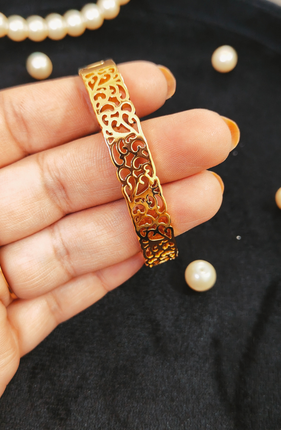 Anti Tarnish Stylish Bracelet