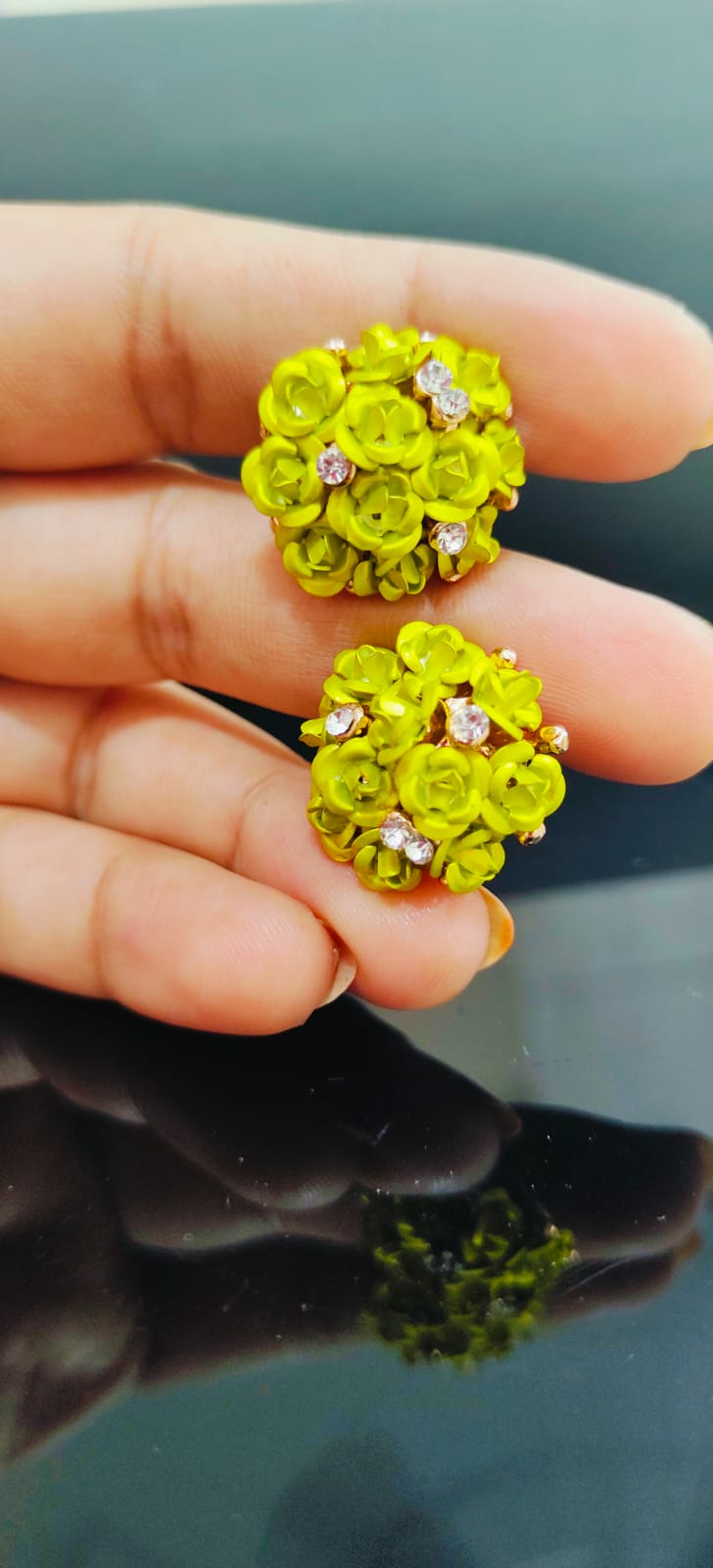 Ant-Tarnish Green Aura Studs