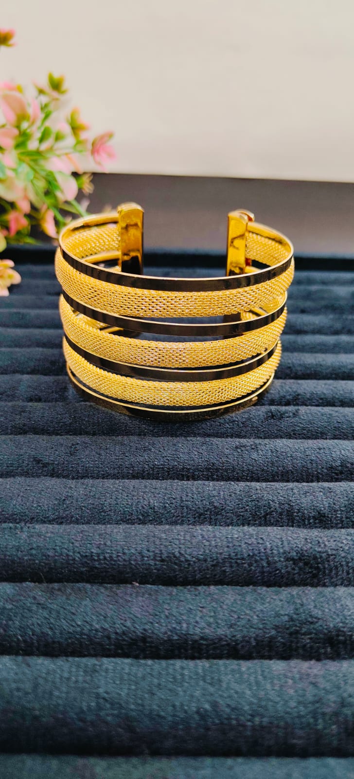 Anti Tarnish Cluff Gold Plated Premium Bracelet