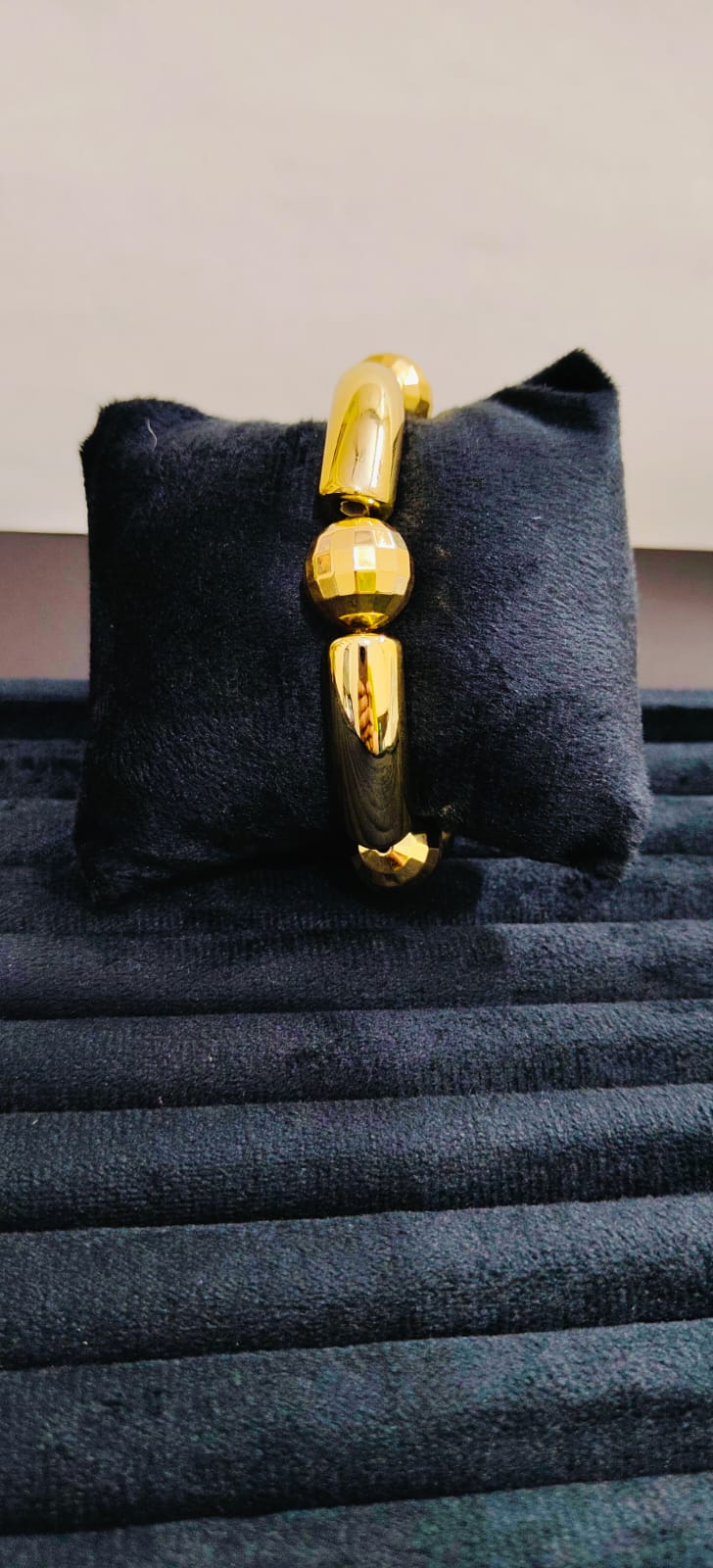 Anti Tarnish Gold Plated Premium Stylish Bracelet