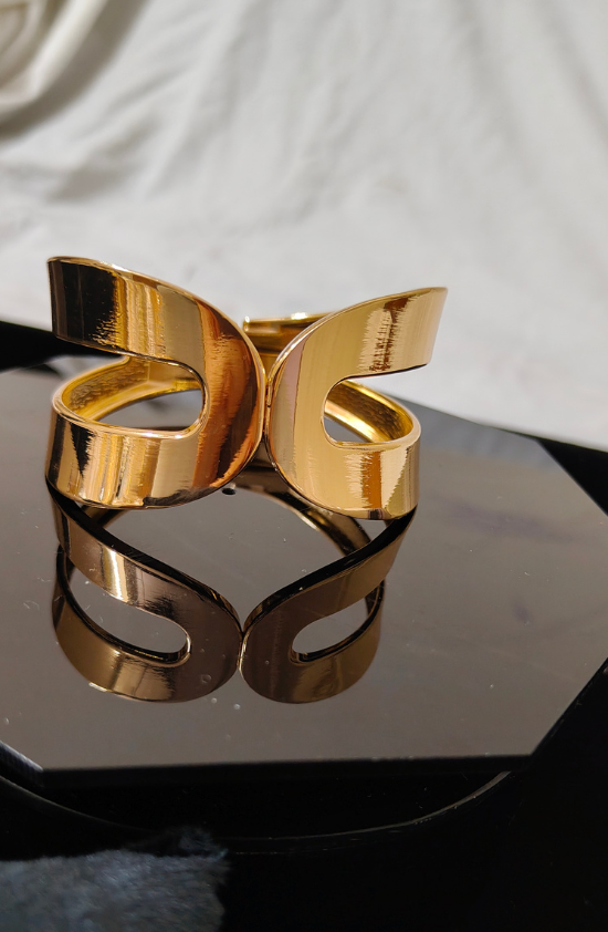 Anti Tarnish Golden Bracelet