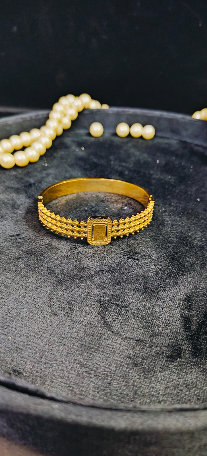Anti Tarnish Golden Bracelet