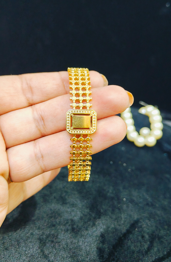 Anti Tarnish Golden Bracelet