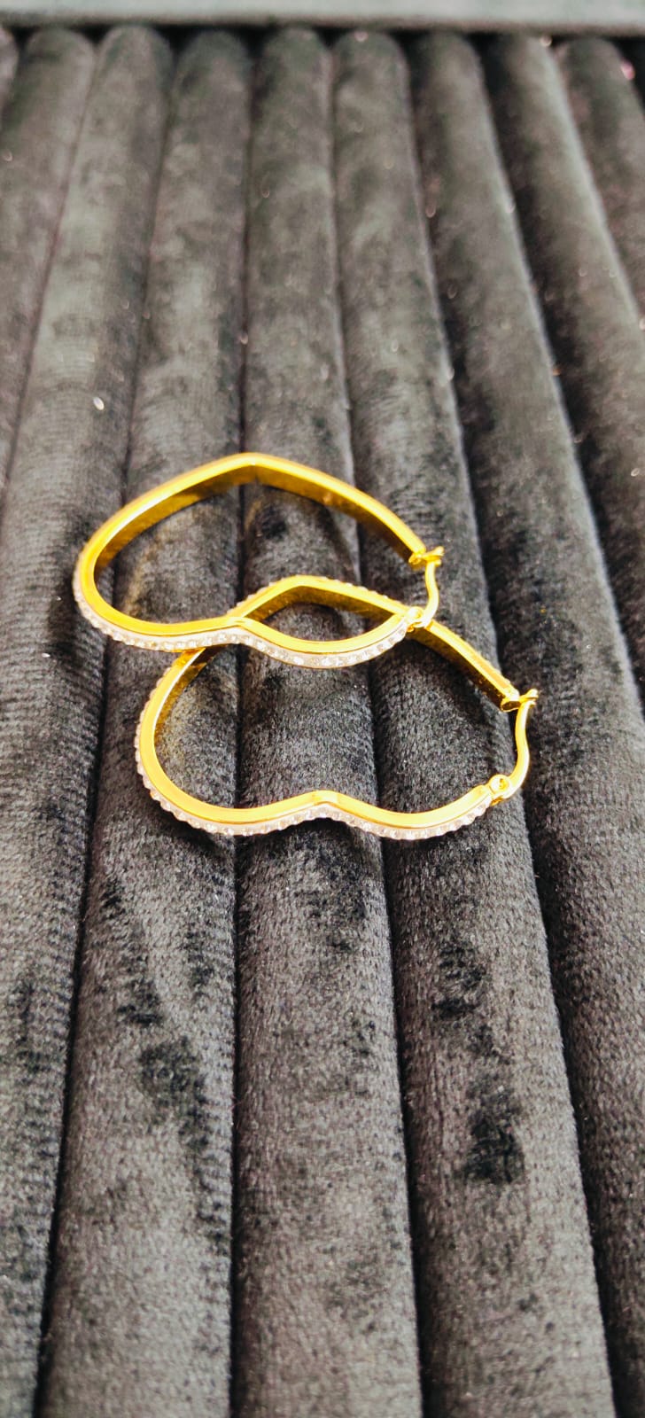 Anti Tarnish Heart White Stone Premium Ear Ring