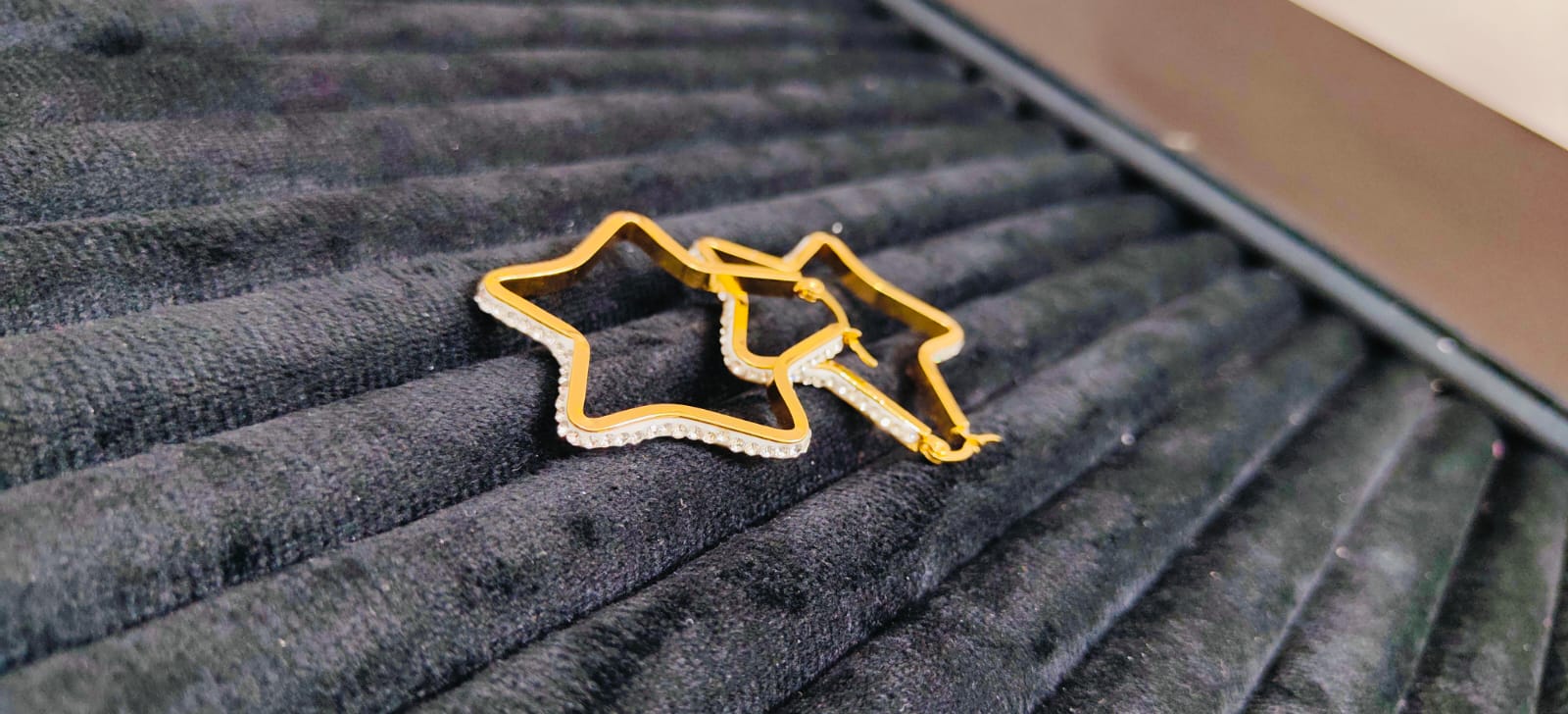 Anti Tarnish Star White Stone Premium Ear Ring