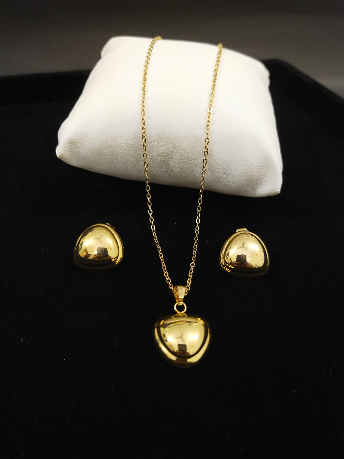 Golden Shadow Shine Necklace